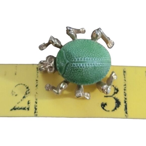vintage scarab egyptian Green Beetle brooch Pin Gold Tone Metal Celluloid - Picture 6 of 6